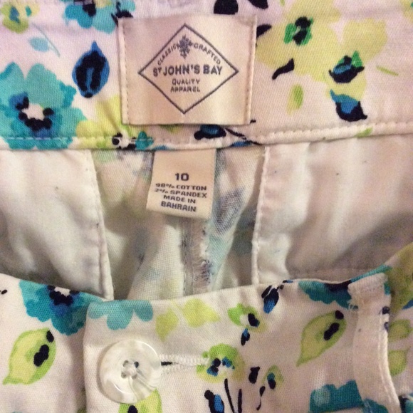 Capris - Picture 4 of 4